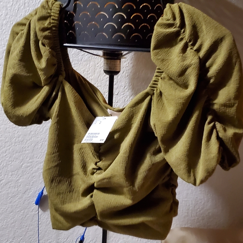 Green crop top